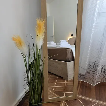 Domus Augusta Relax E Comfort Vicino Al Centro Apartment *