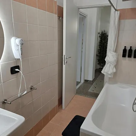 Domus Augusta Relax E Comfort Vicino Al Centro Apartment