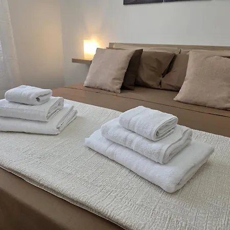 Domus Augusta Relax E Comfort Vicino Al Centro Lägenhet